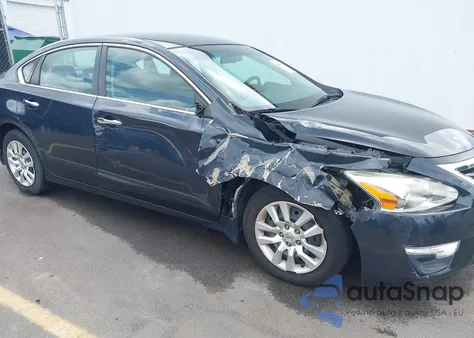2015 Nissan Altima 2.5 S из США, поврежденный, VIN 1N4AL3AP4FN888942